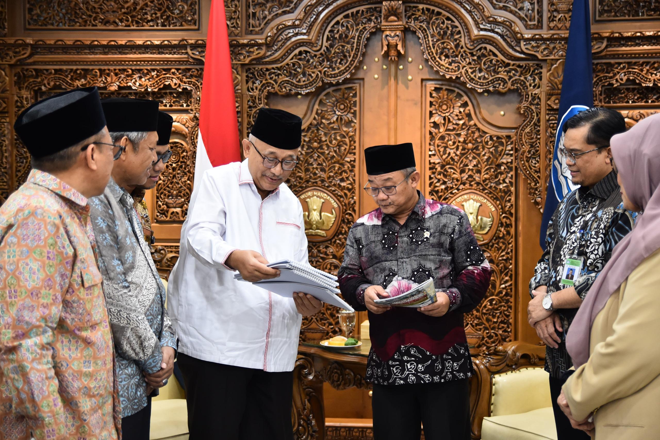 Mendikdasmen Abdul Mu’ti Ajak LDII Perkuat Pendidikan Karakter dan Kapasitas Guru